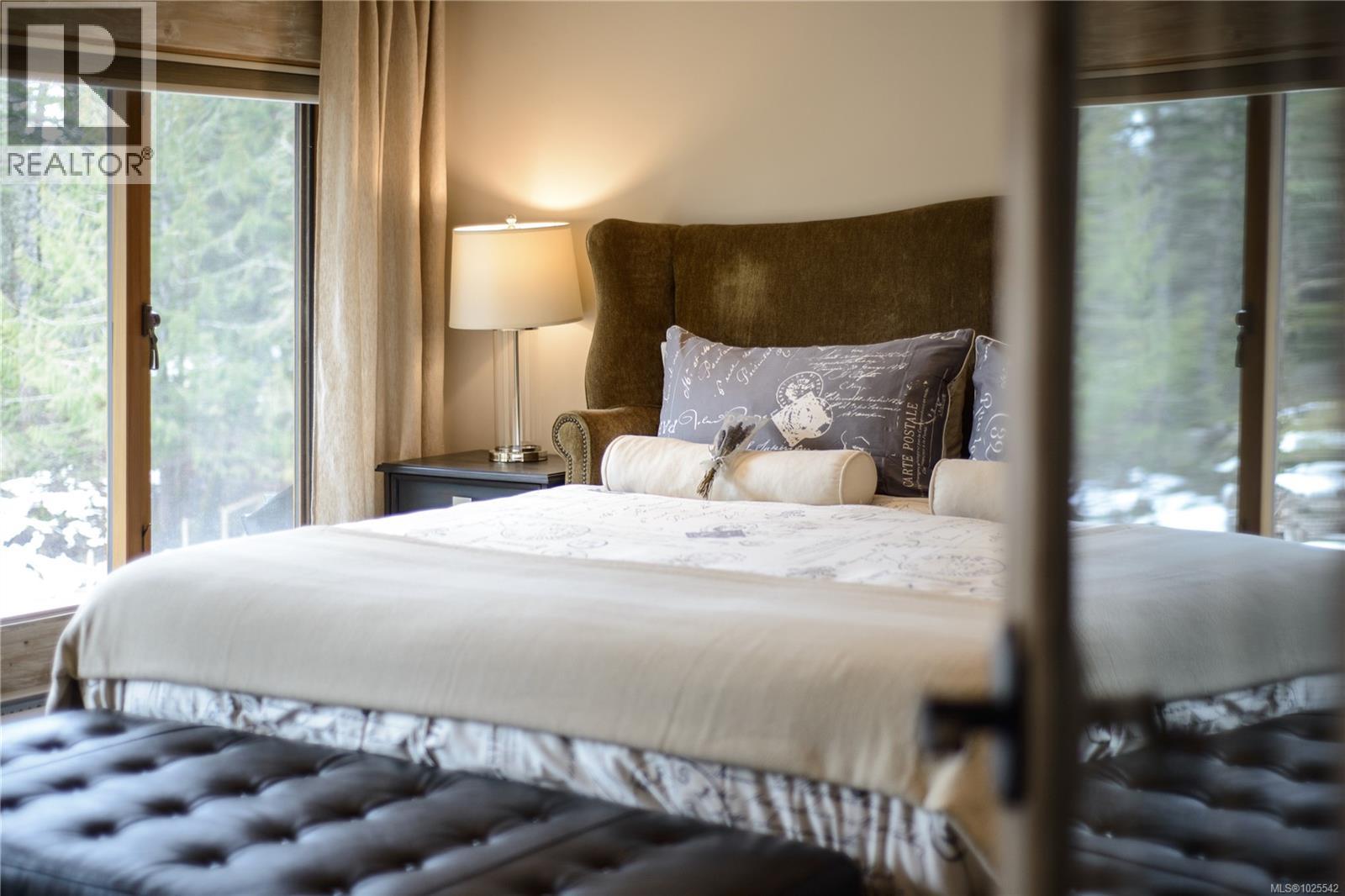  4573 Prospect Lake Road, Saanich