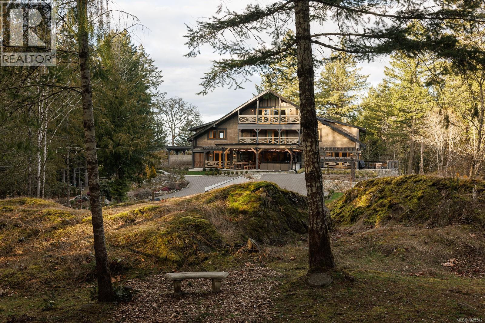  4573 Prospect Lake Road, Saanich