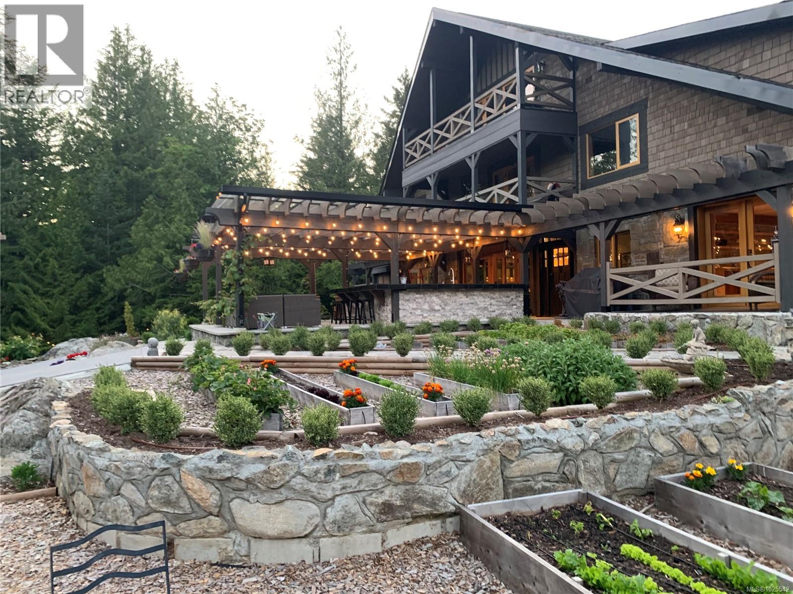  4573 Prospect Lake Road, Saanich