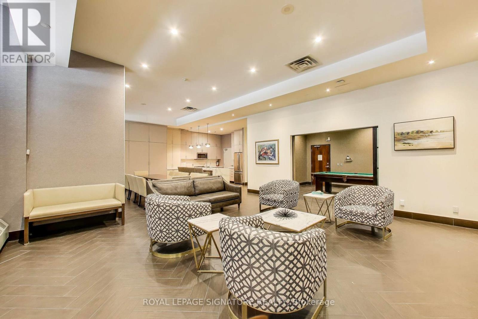 #203 18 KENASTON GARDENS - 24