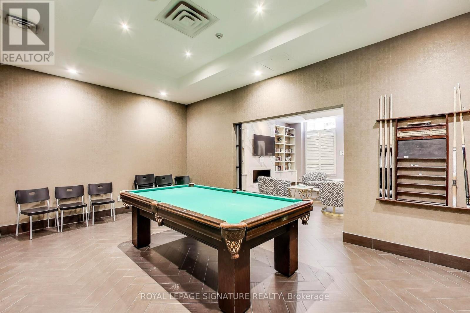 #203 18 KENASTON GARDENS - 27