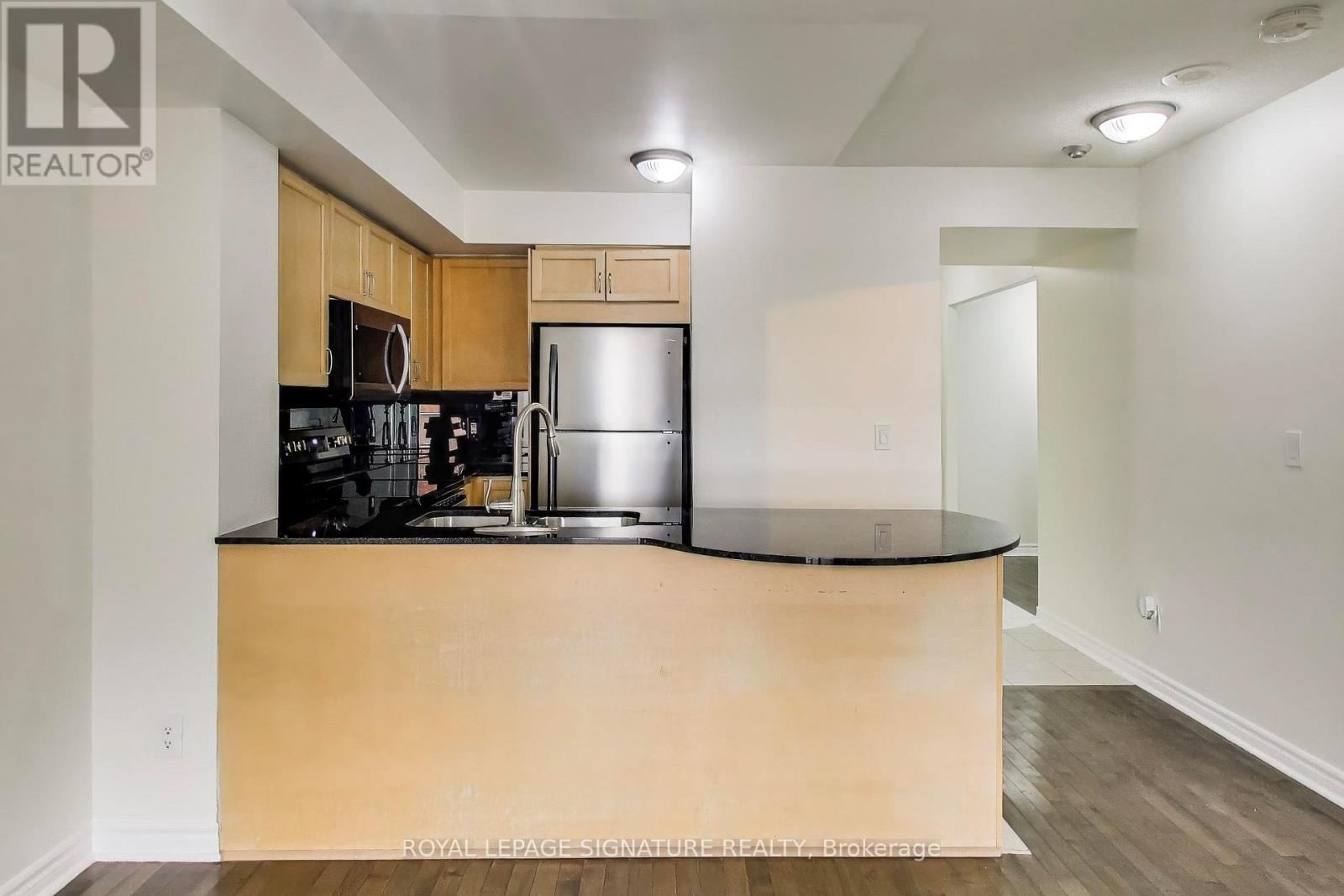 #203 18 KENASTON GARDENS - 6