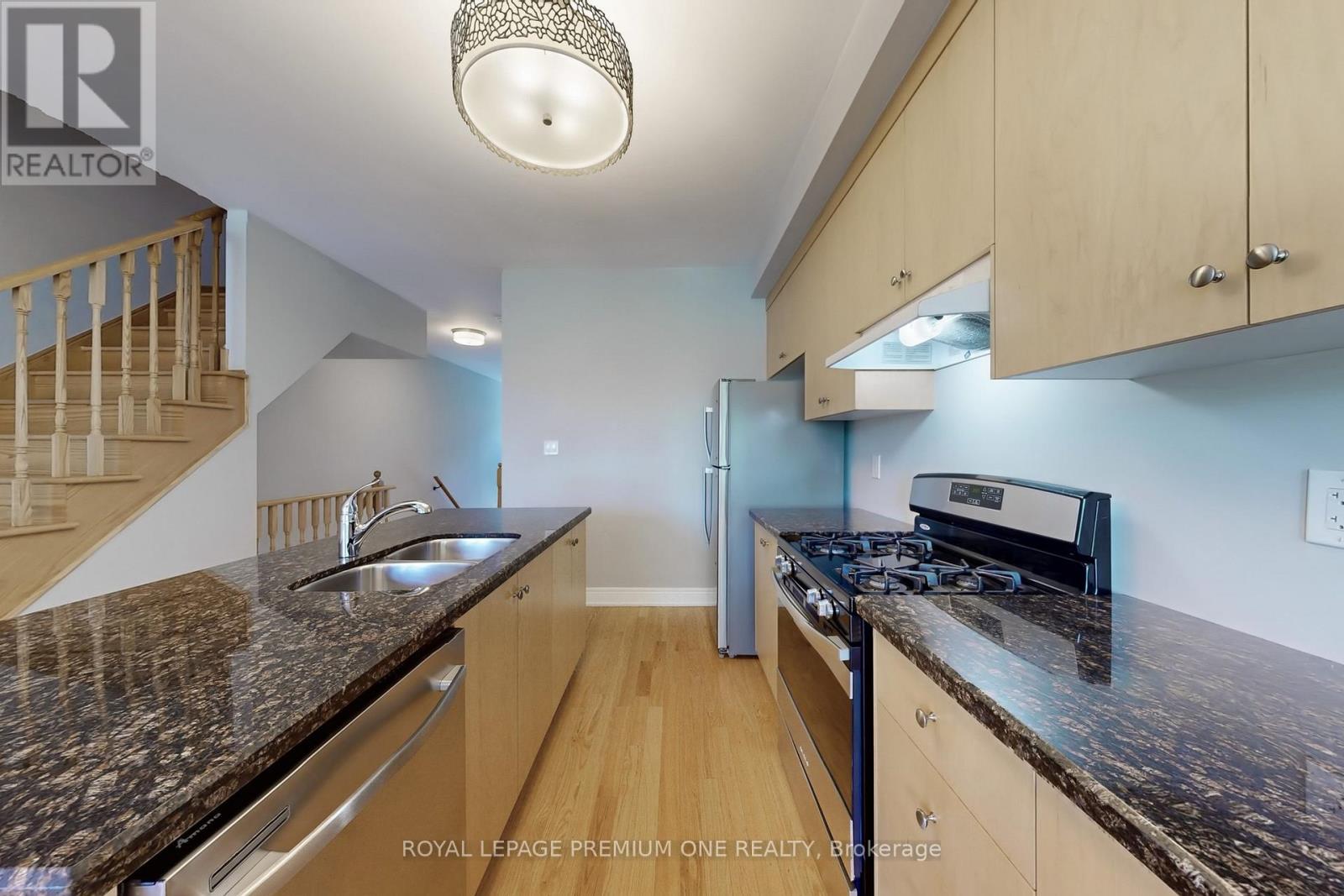 71 DRYDEN WAY N - Photo 5 of 26, Toronto (Willowridge-Martingrove-Richview), Ontario