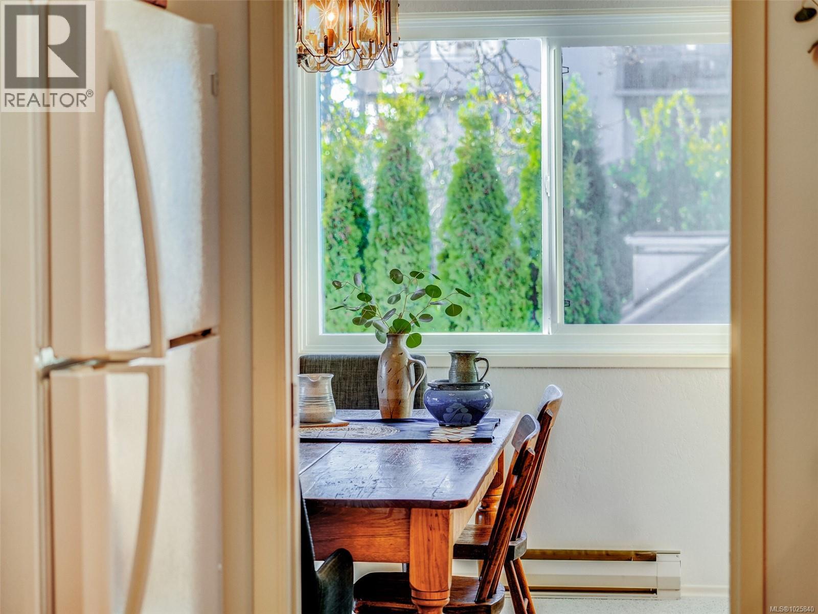 302 2340 Oak Bay Ave, Oak Bay