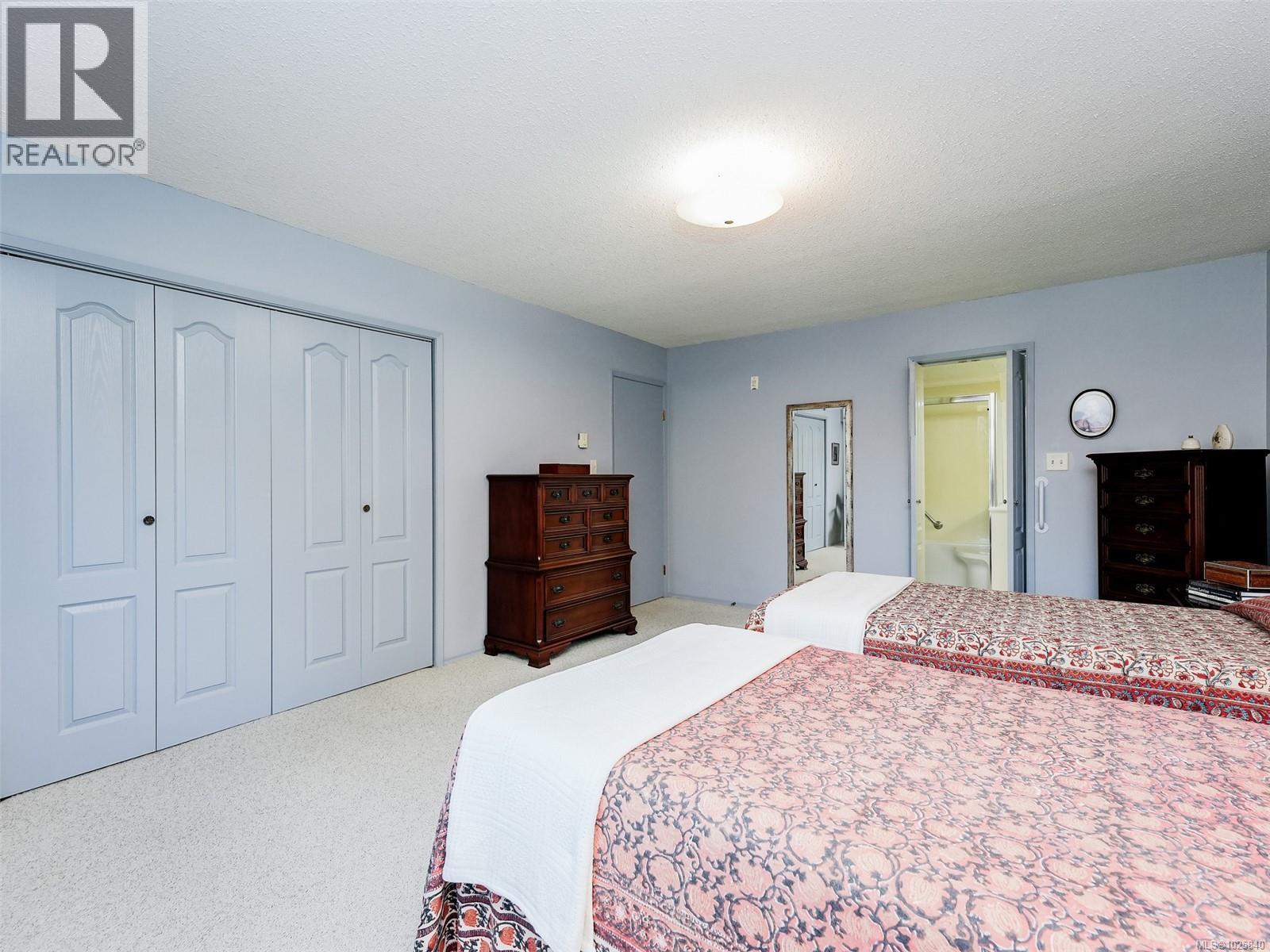 #302 2340 Oak Bay Ave - 18