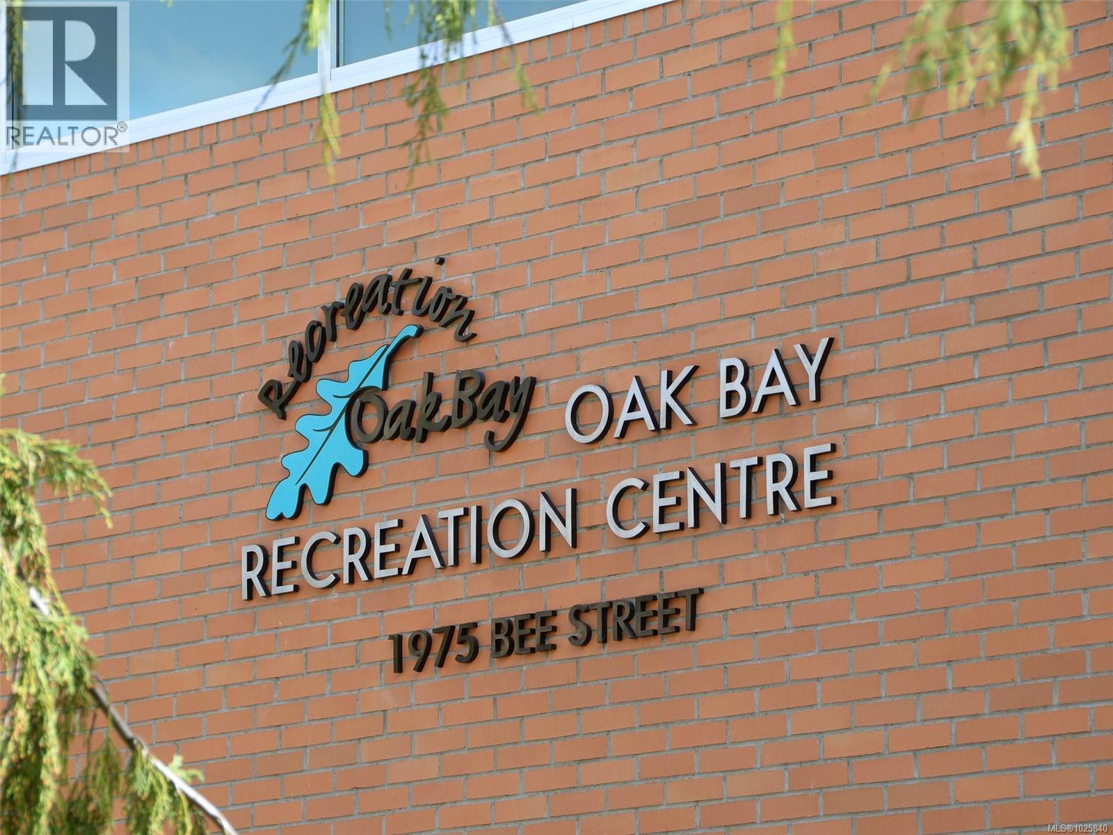 302 2340 Oak Bay Ave, Oak Bay
