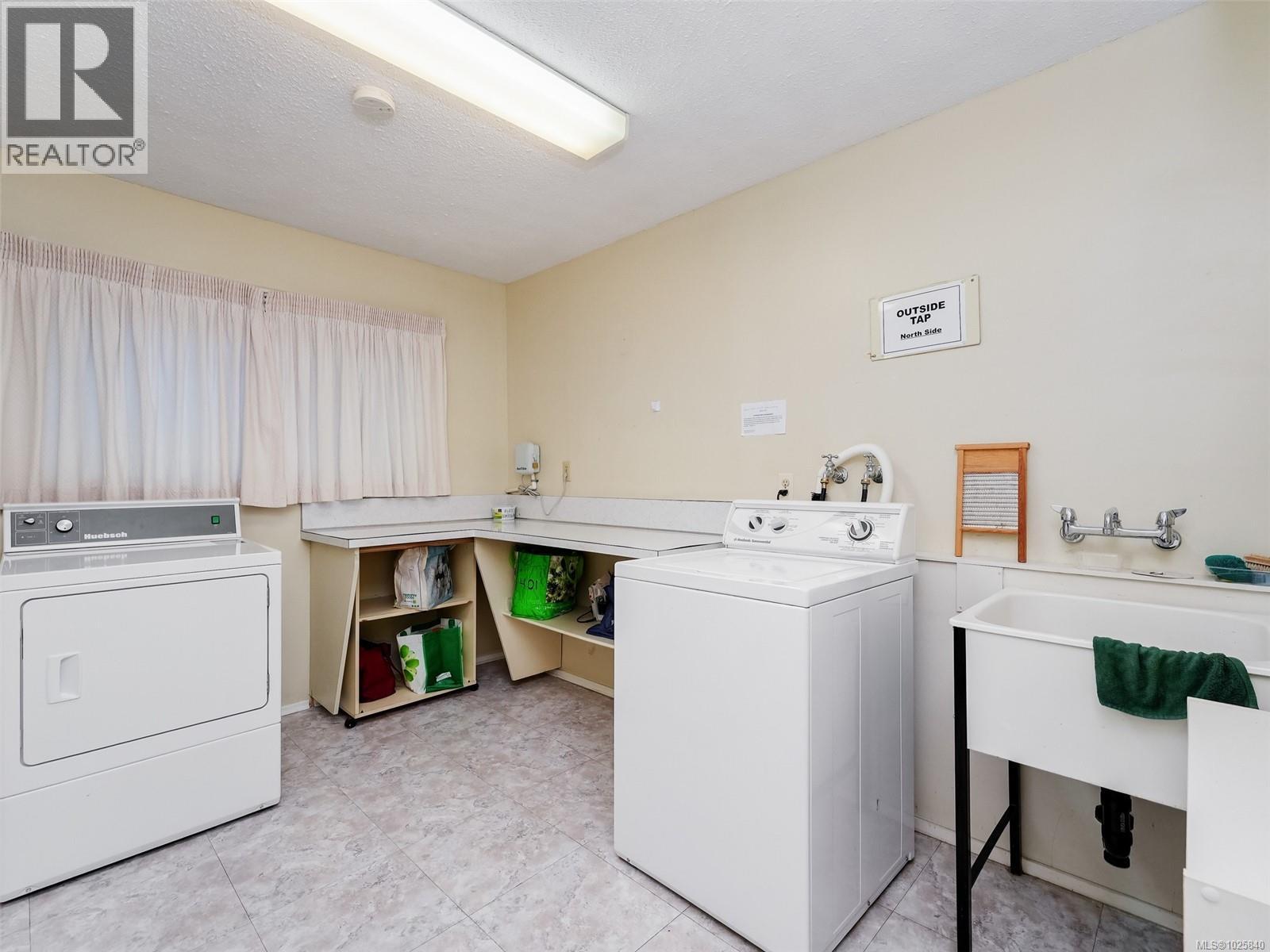 #302 2340 Oak Bay Ave - 29