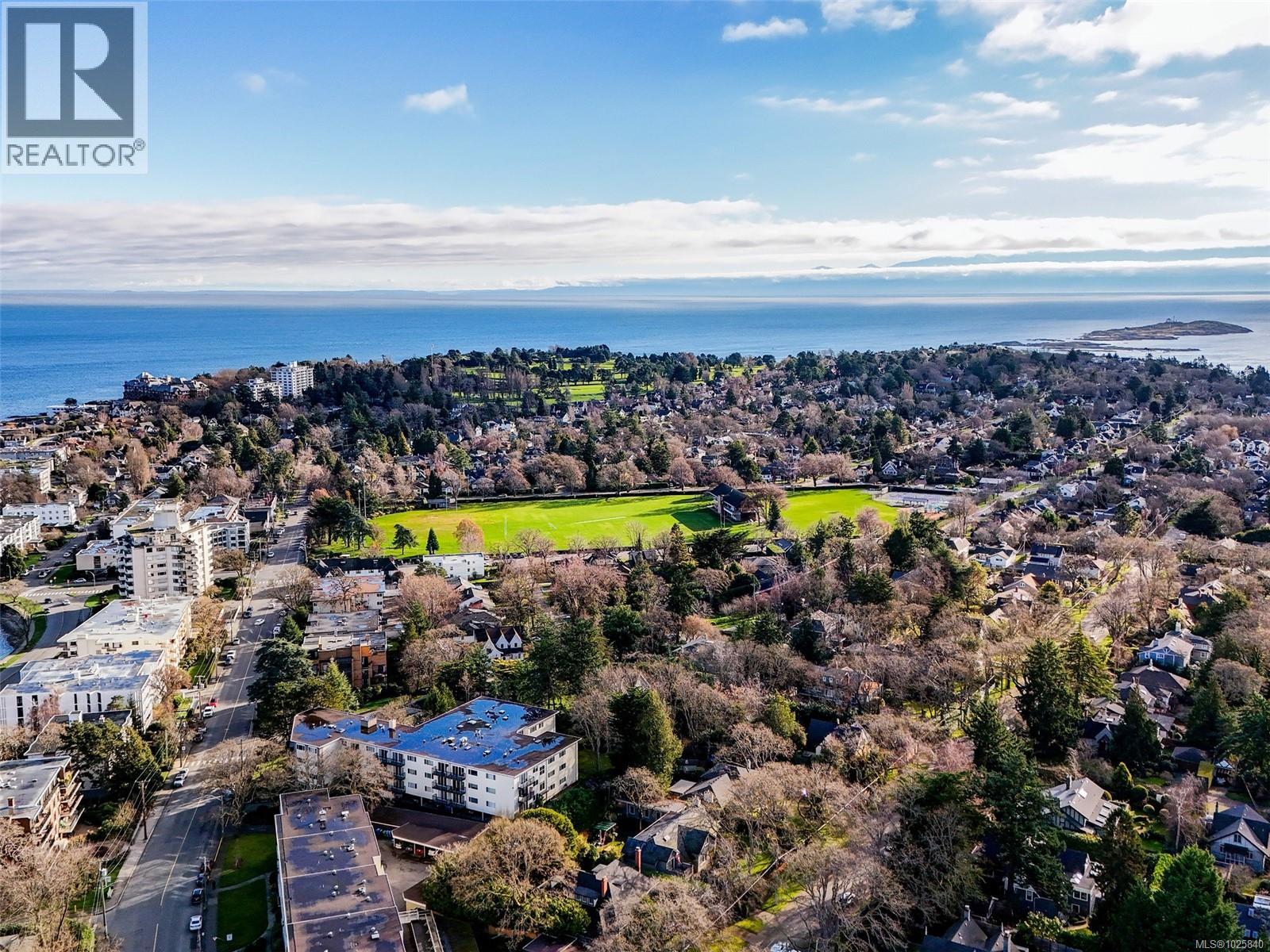 302 2340 Oak Bay Ave, Oak Bay
