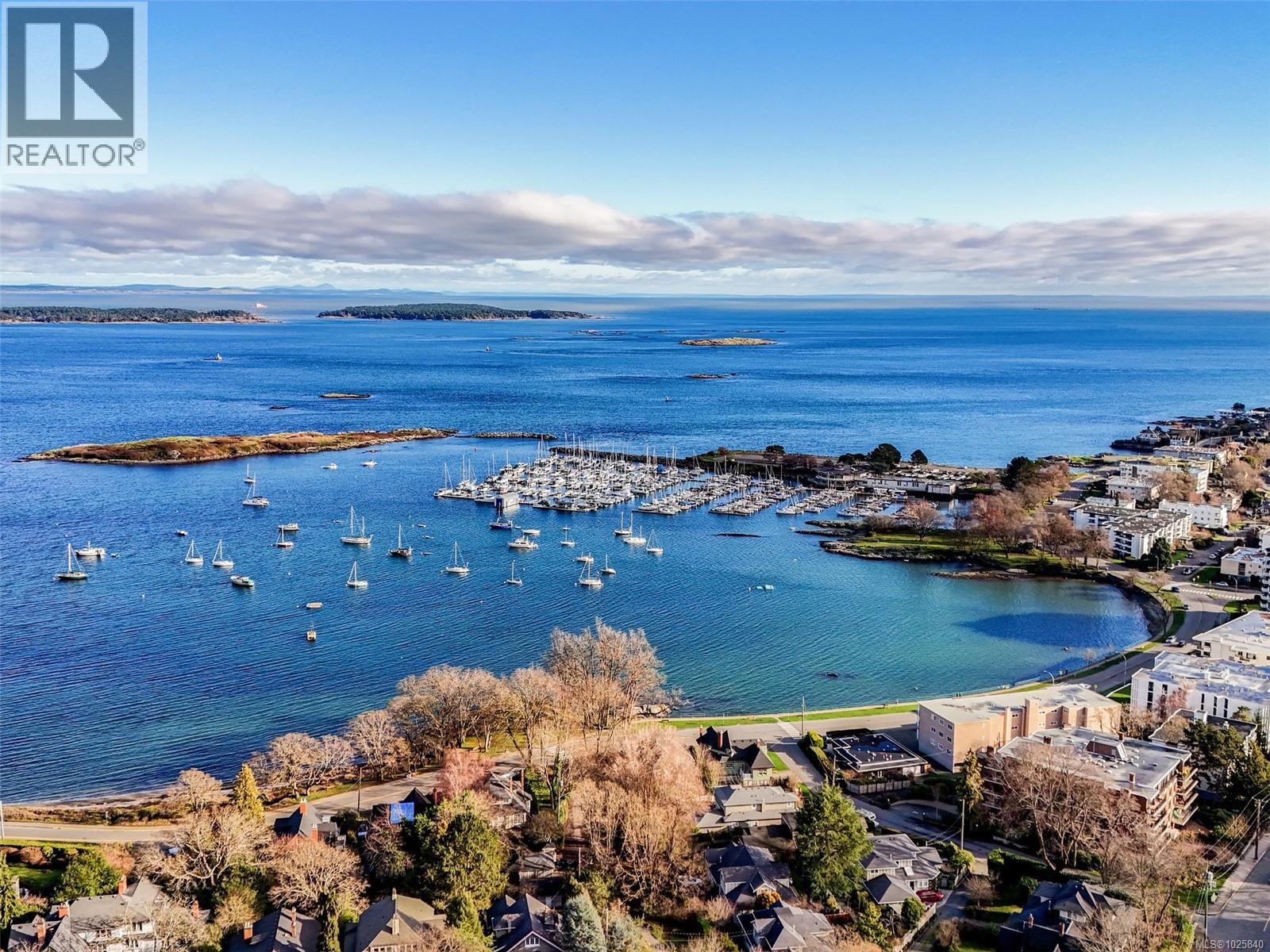 302 2340 Oak Bay Ave, Oak Bay