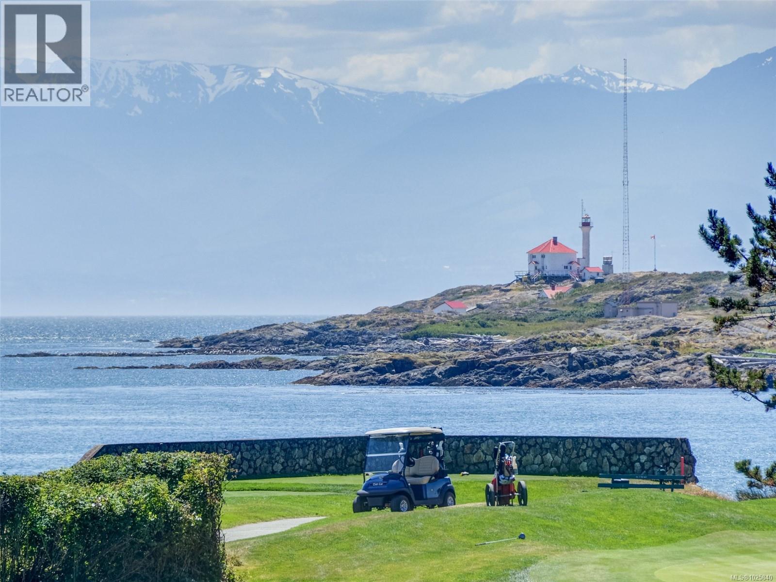 302 2340 Oak Bay Ave, Oak Bay