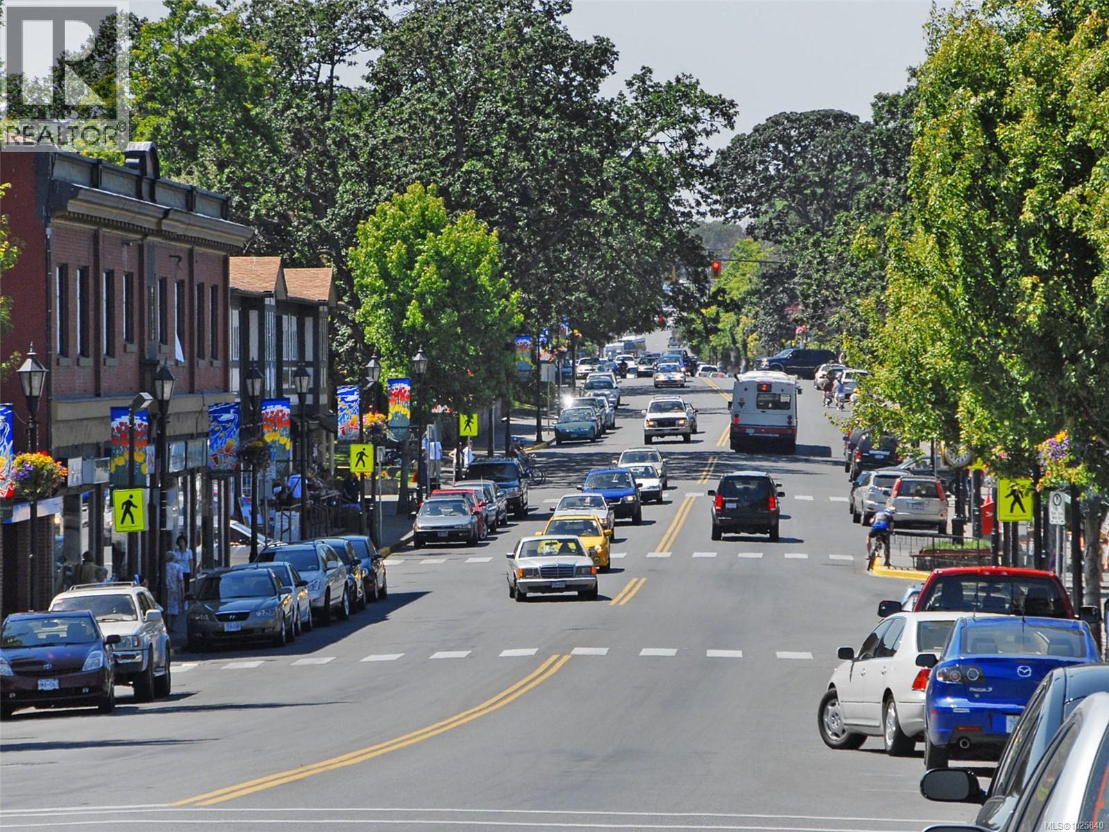 302 2340 Oak Bay Ave, Oak Bay