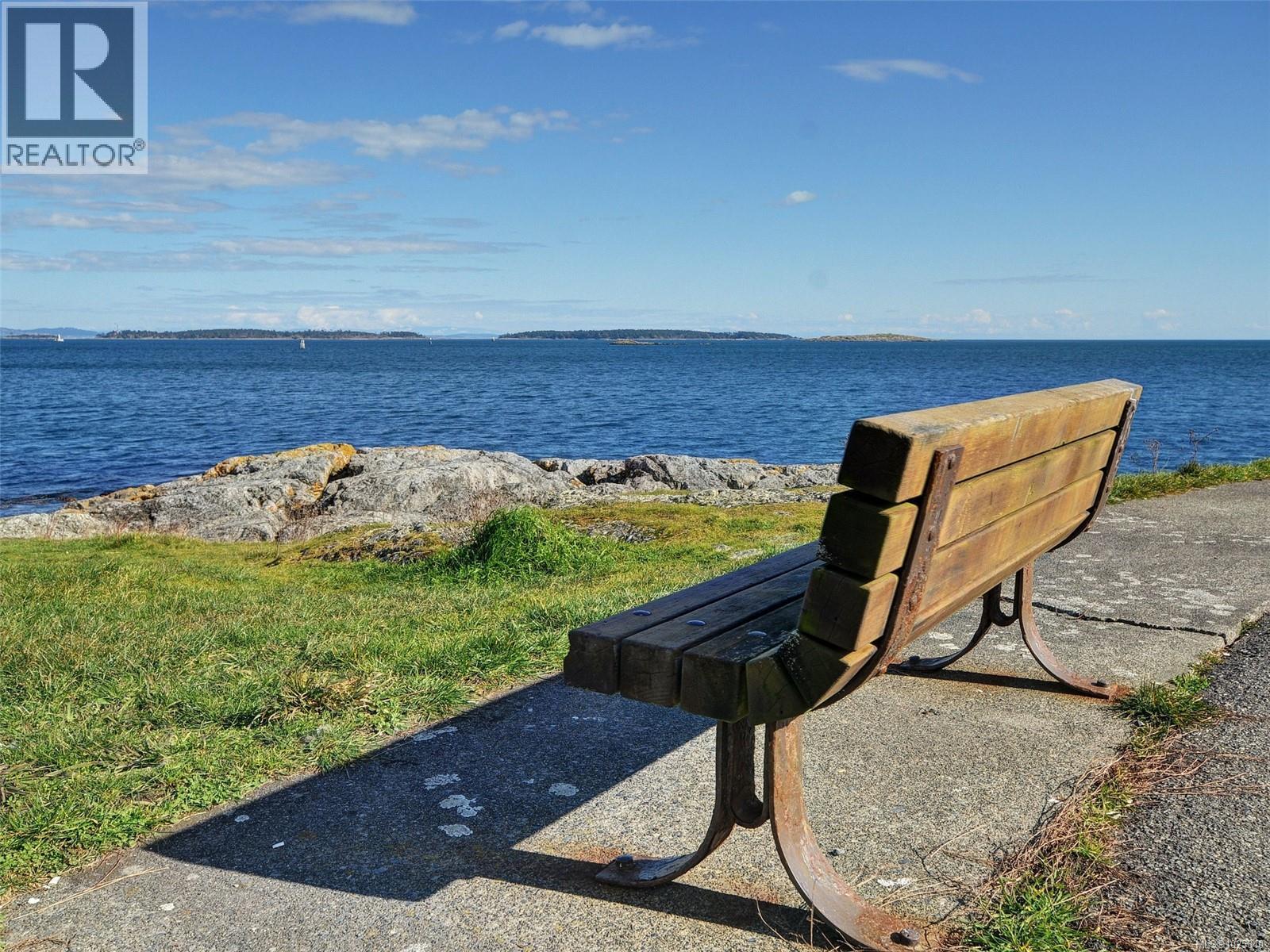 302 2340 Oak Bay Ave, Oak Bay