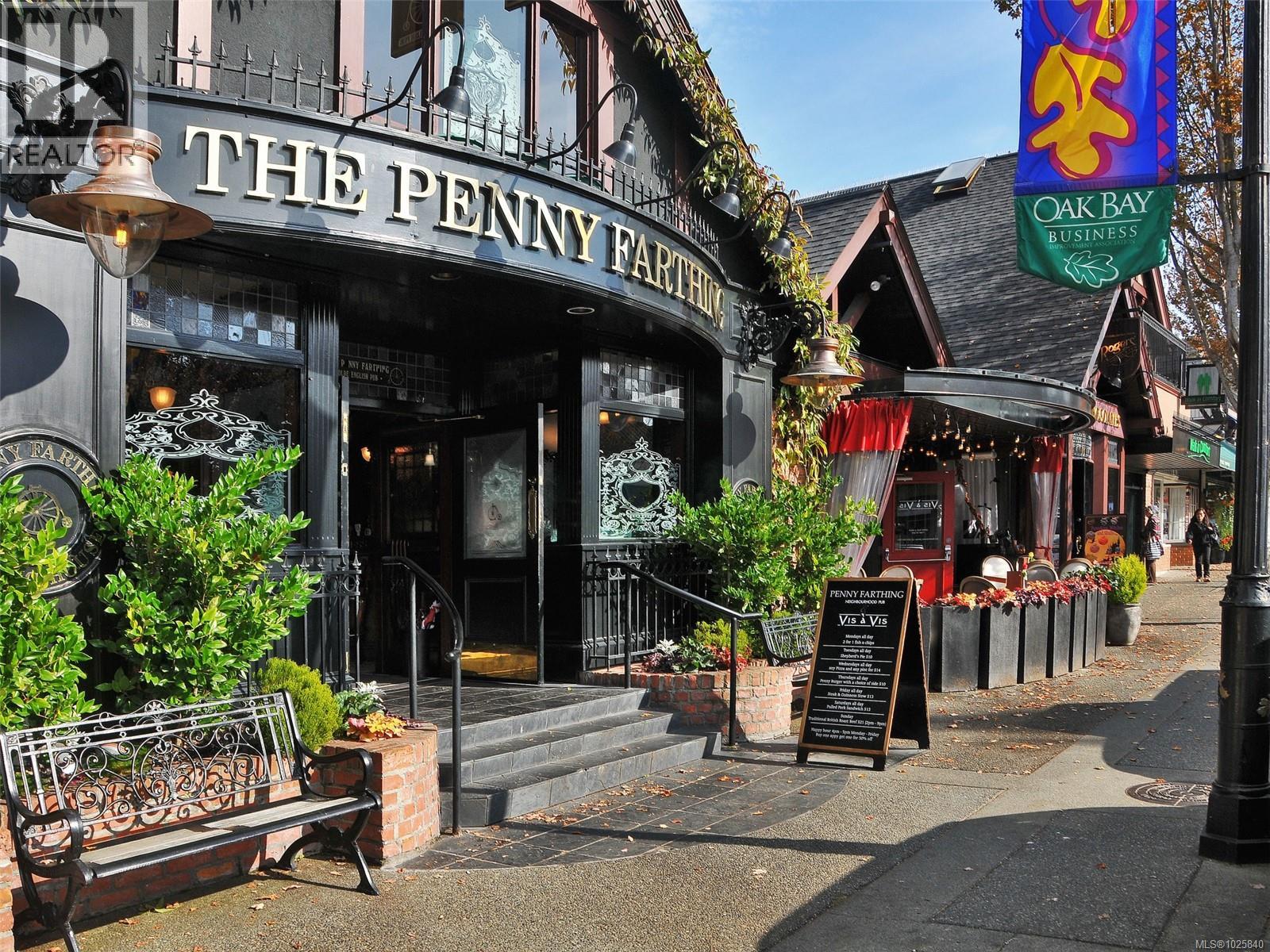 302 2340 Oak Bay Ave, Oak Bay