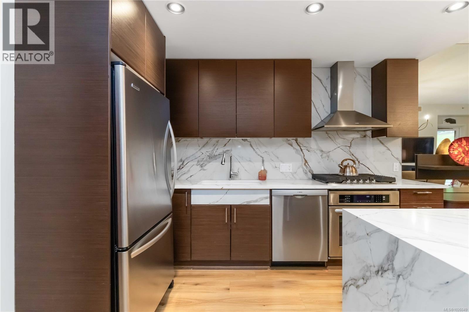 #109 1400 LYNBURNE PL - 18