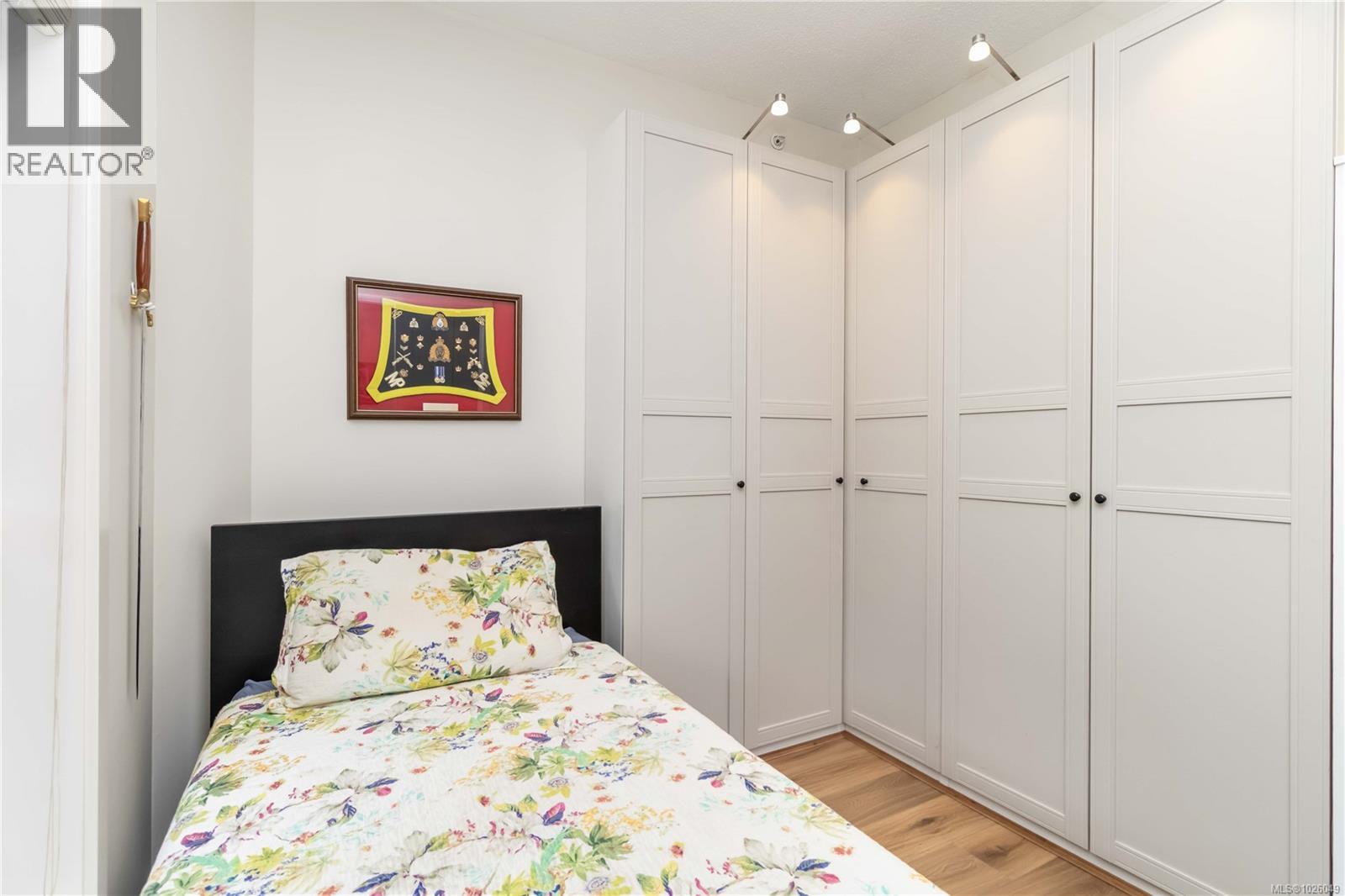 #109 1400 LYNBURNE PL - 23