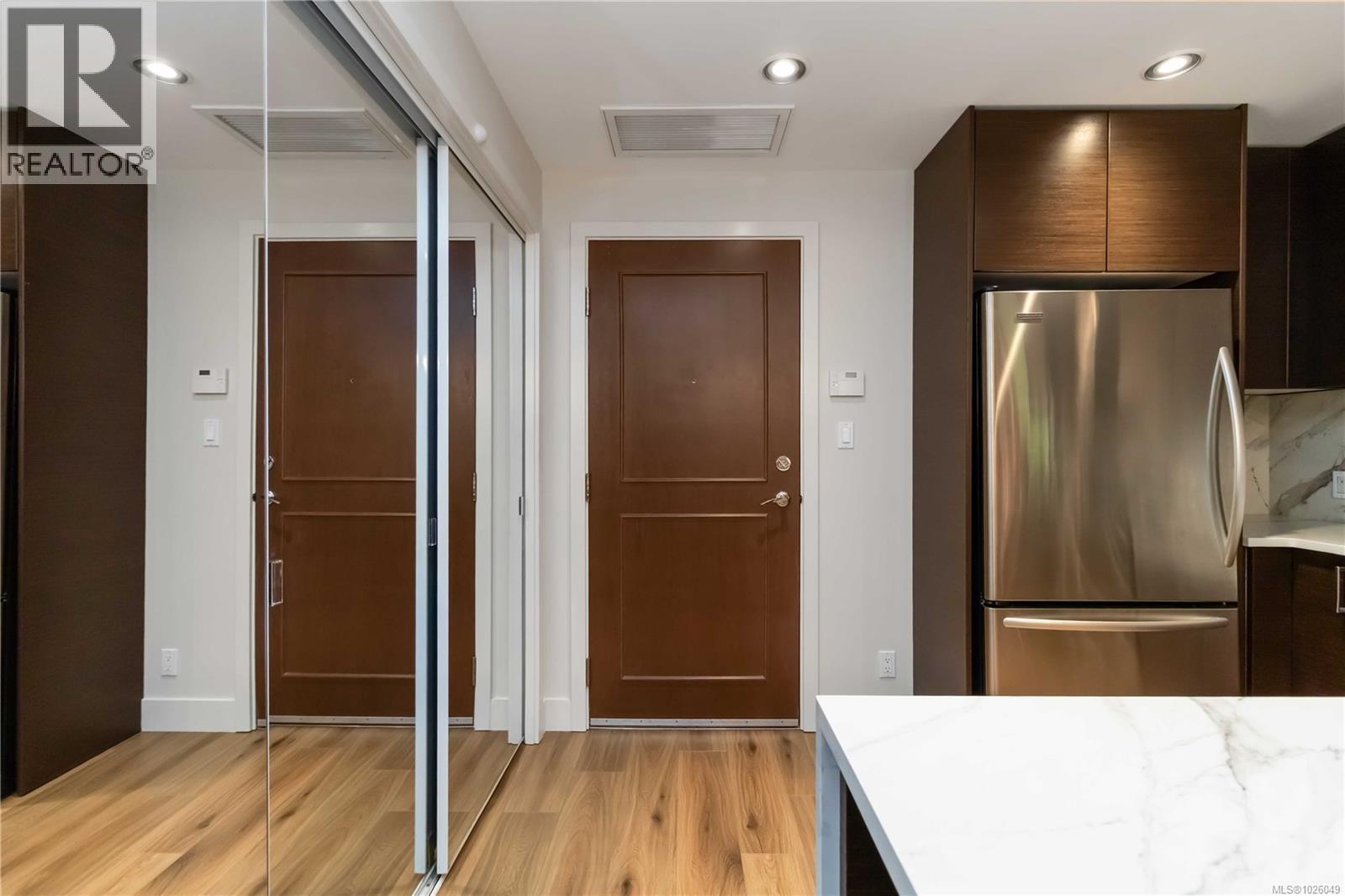 #109 1400 LYNBURNE PL - 7