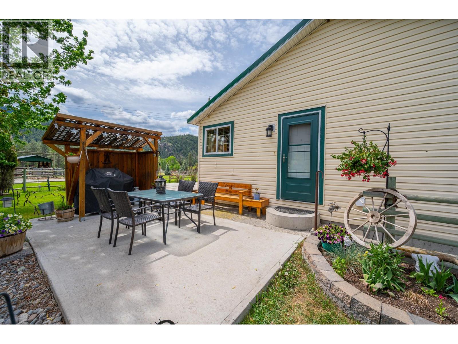  2225 Hazelhurst Road, Merritt