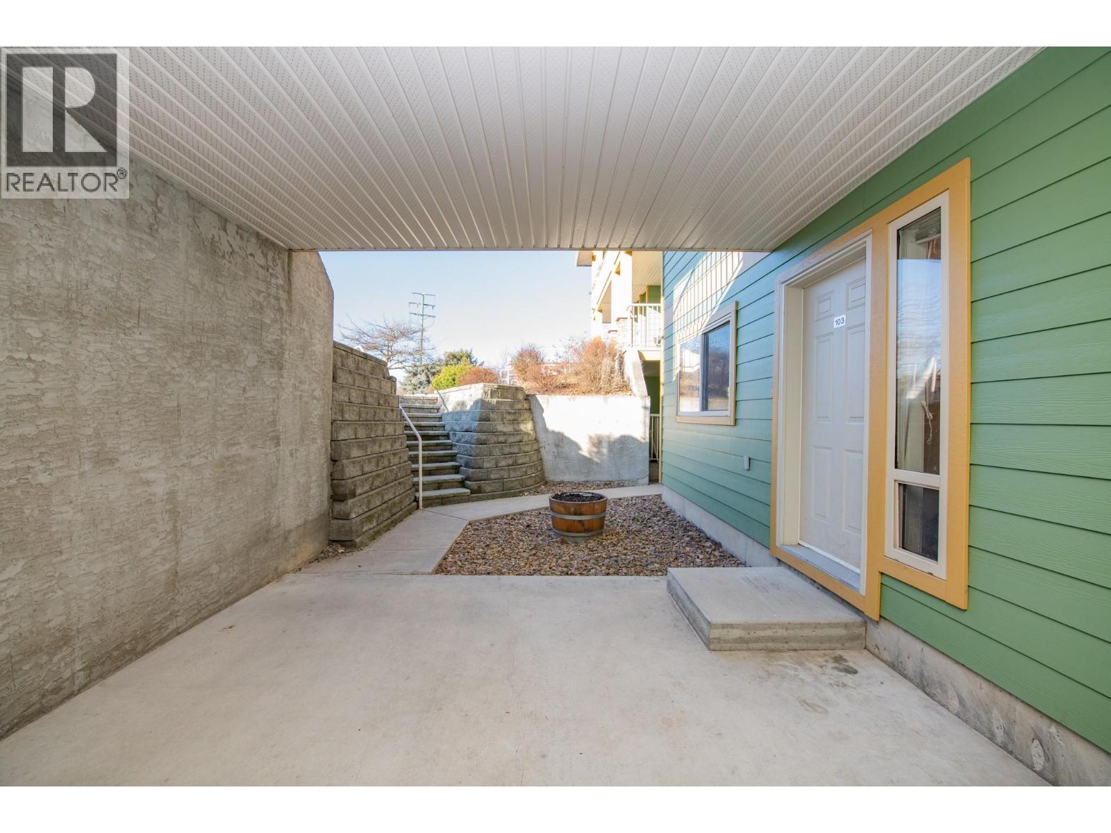 #103 301 BROWNE ROAD - 10