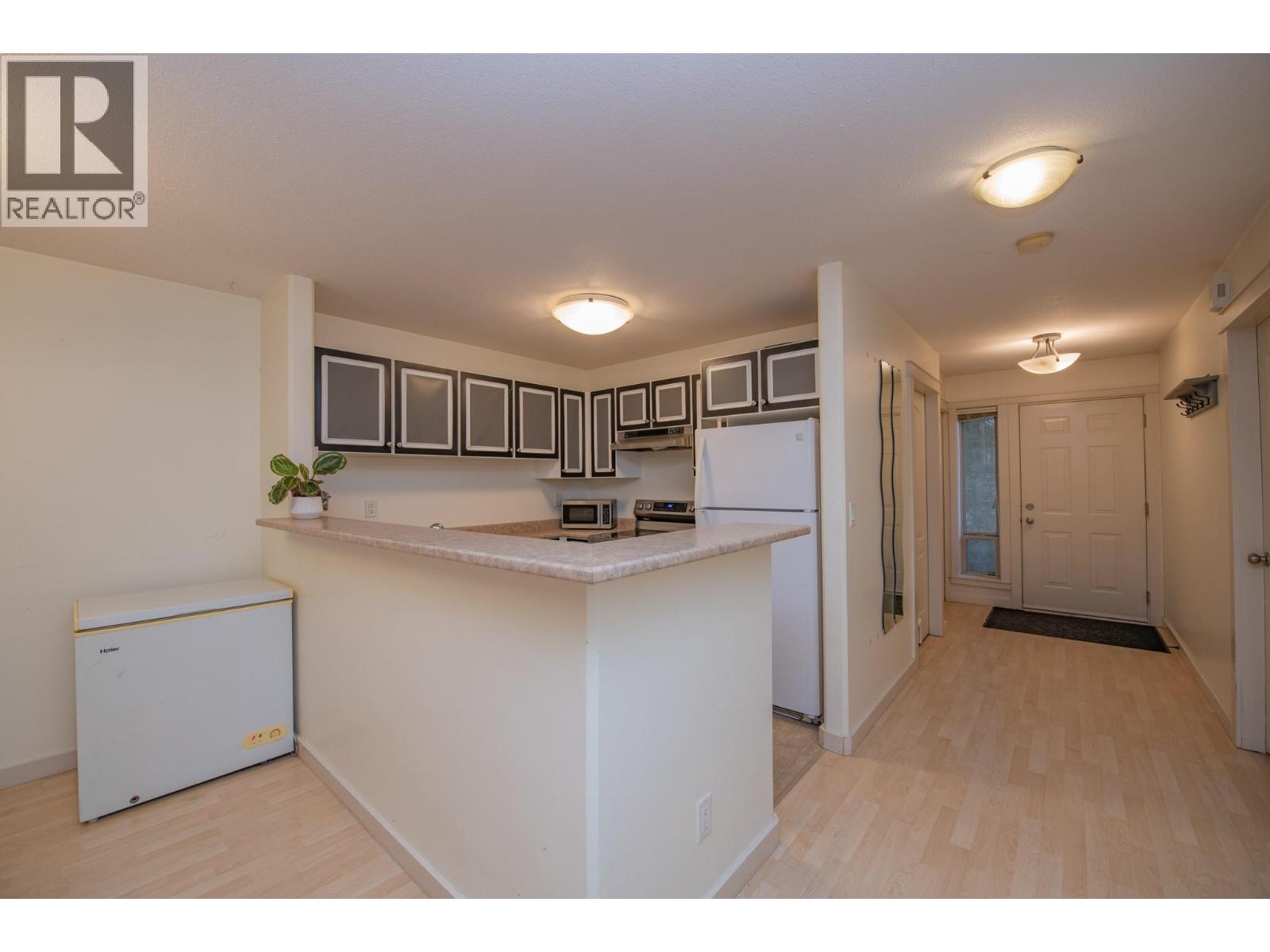 #103 301 BROWNE ROAD - 25