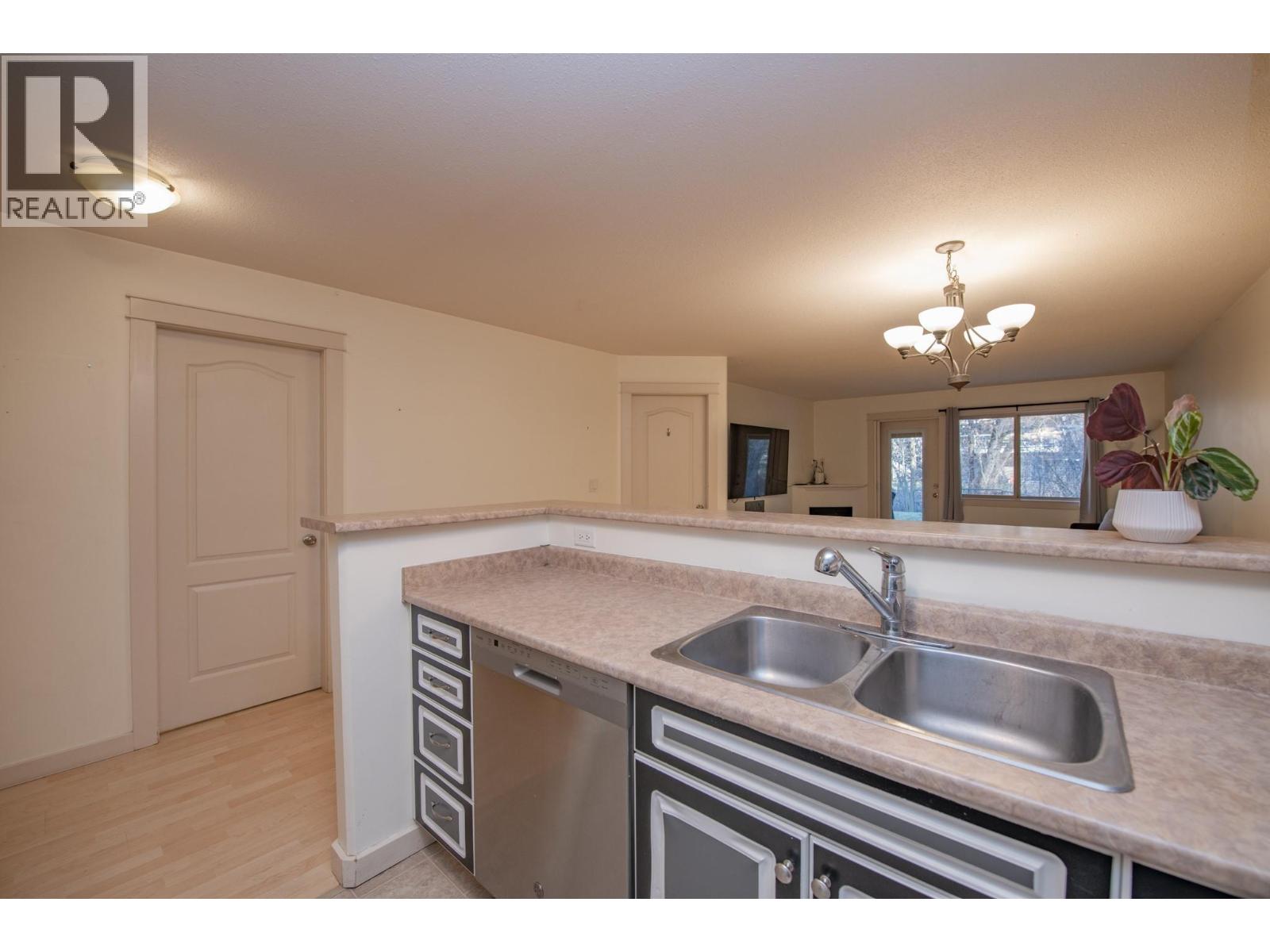 #103 301 BROWNE ROAD - 33