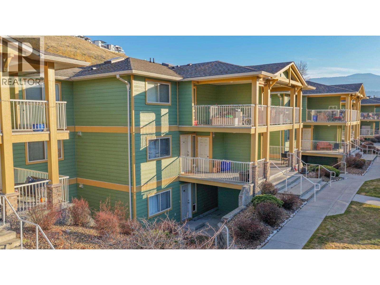 #103 301 BROWNE ROAD - 55