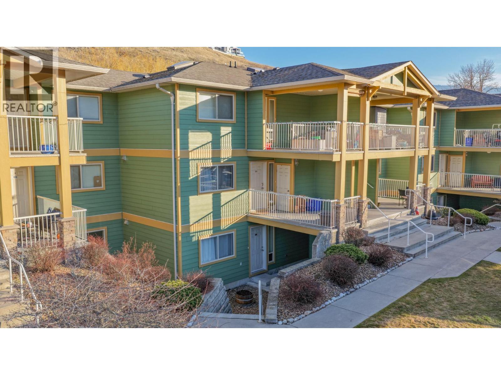 #103 301 BROWNE ROAD - 56