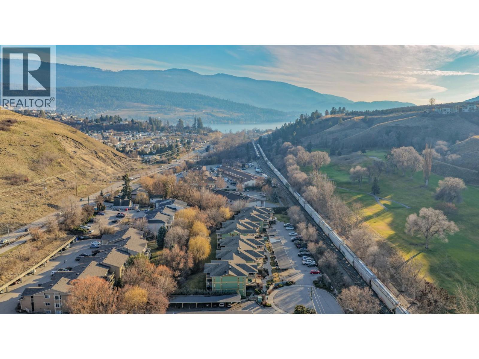 #103 301 BROWNE ROAD - 60