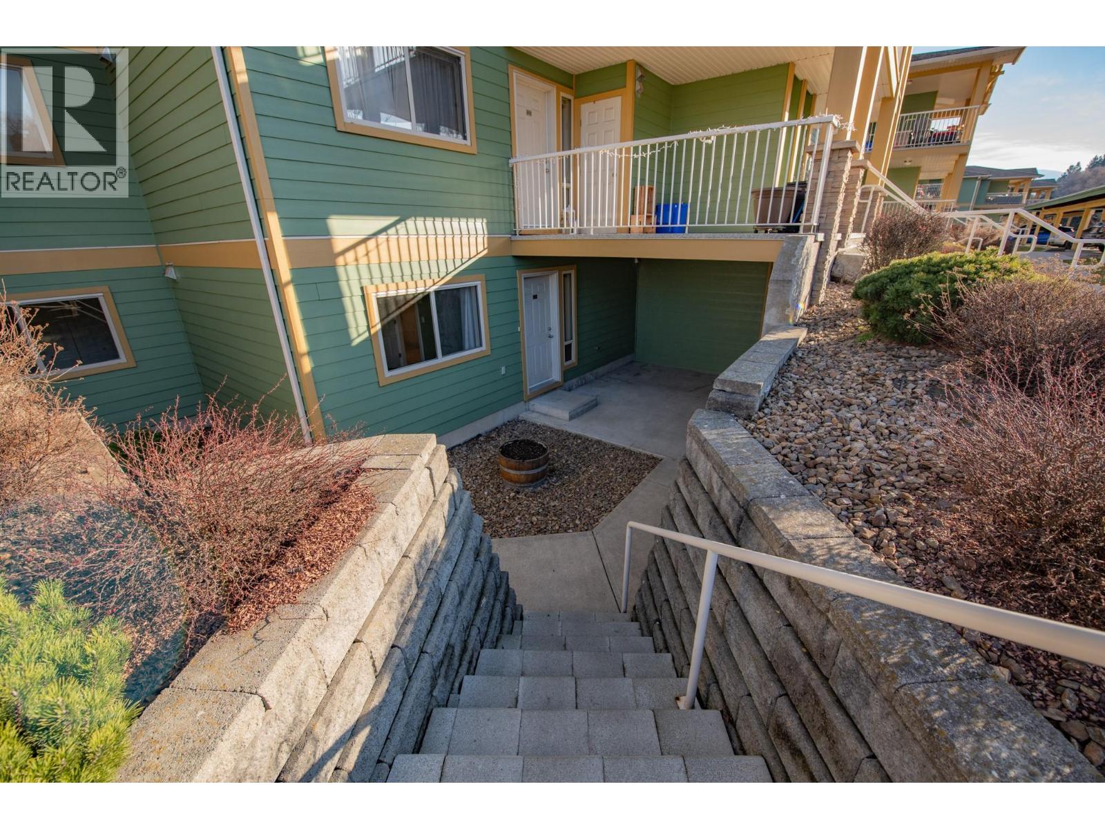 #103 301 BROWNE ROAD - 7