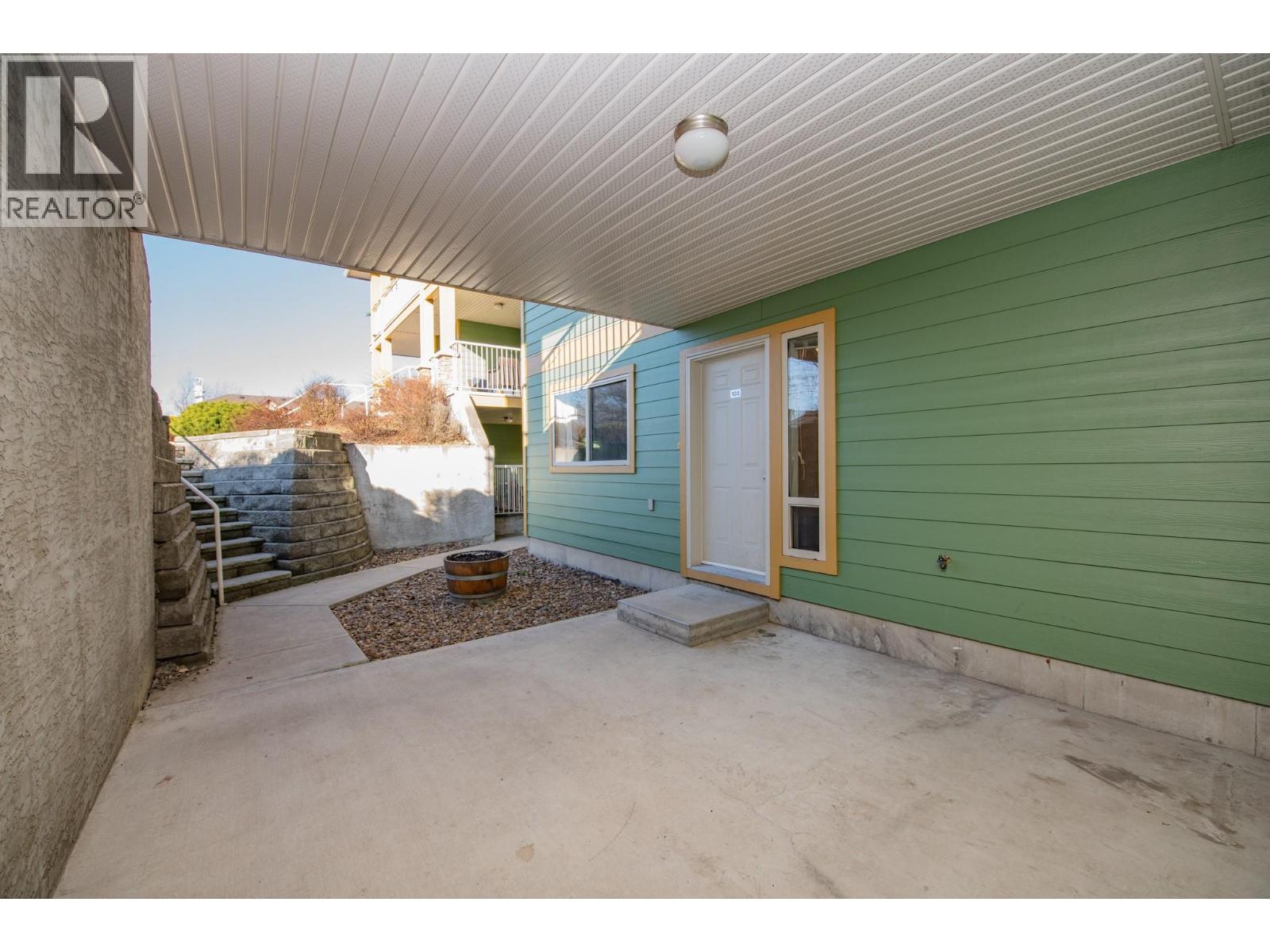 #103 301 BROWNE ROAD - 9