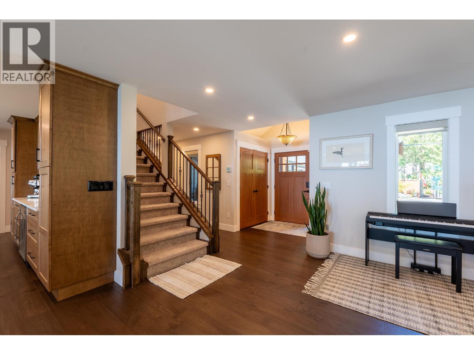 7891-7893 REDROOFFS ROAD, Halfmoon Bay