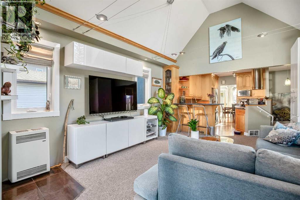 Single Family House Bungalow for Sale in   Avenue NE Renfrew Calgary 