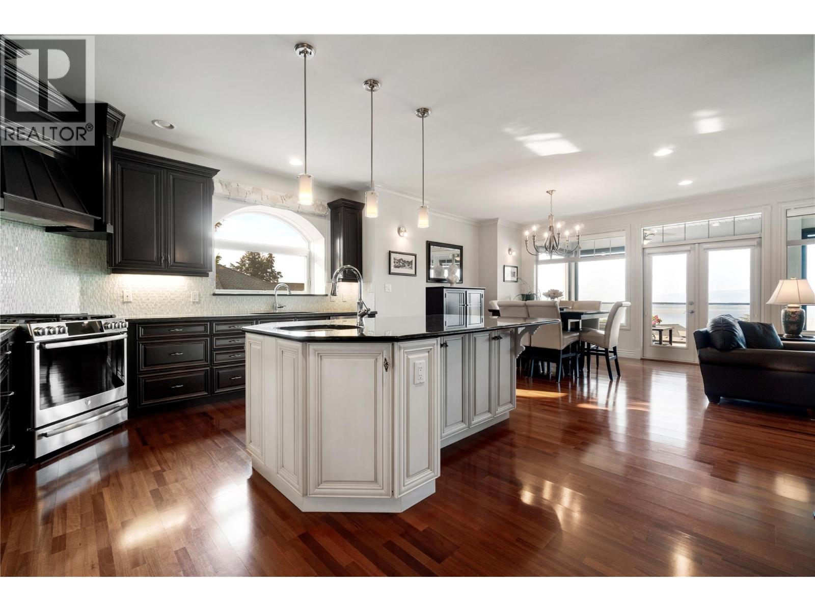 2990 20 Street NE Unit# 33, Salmon Arm