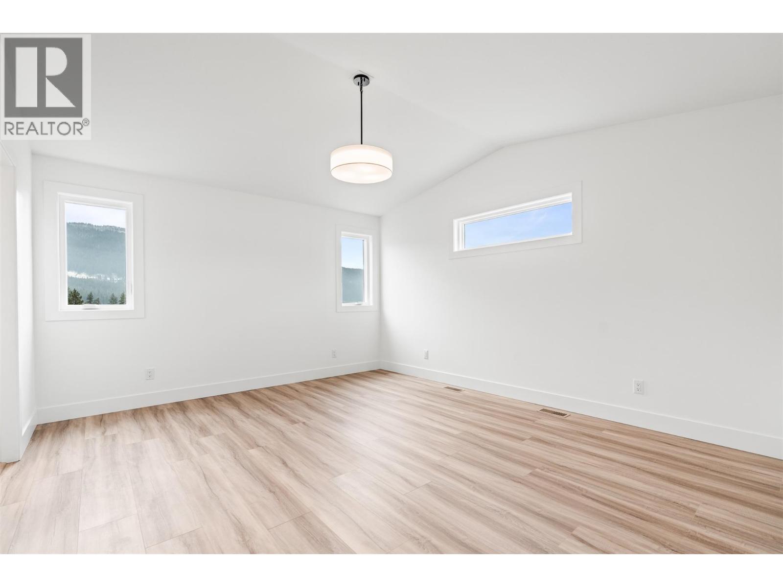 7013 Manning Place, Vernon