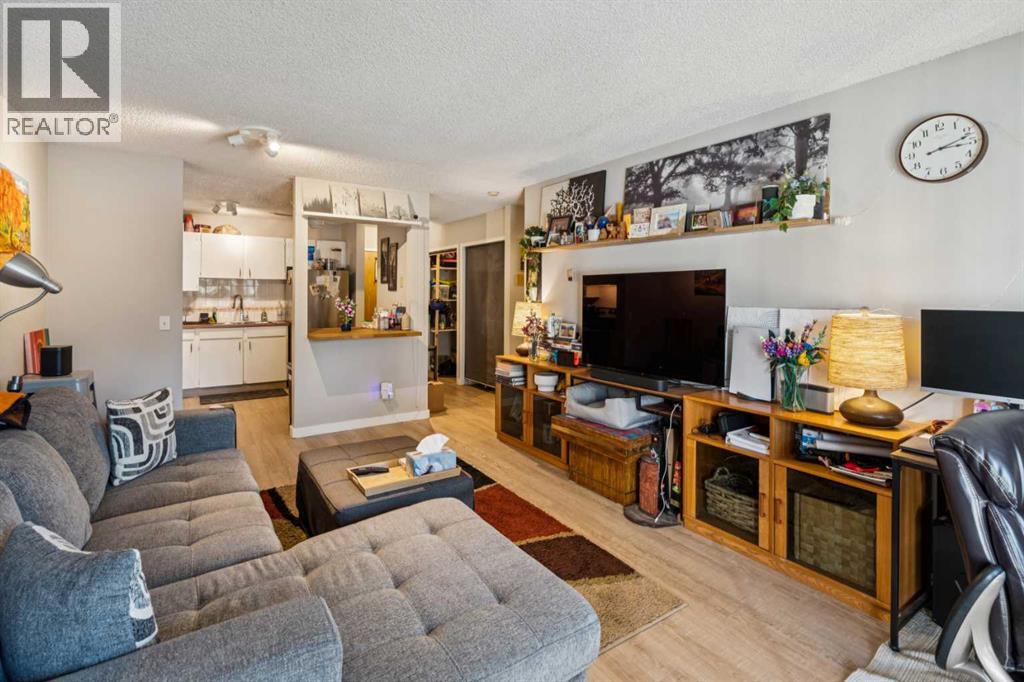 Single Family House for Sale in   Erlton Court SW Parkhill Calgary 