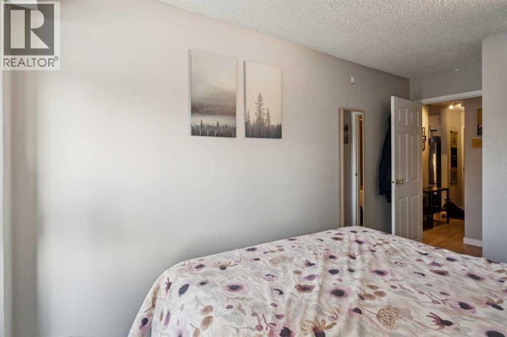 Single Family House for Sale in   Erlton Court SW Parkhill Calgary 