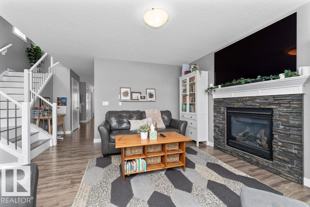 2607 20 AV NW, Edmonton