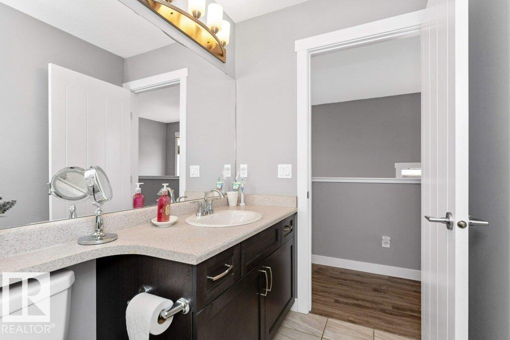 2607 20 AV NW, Edmonton