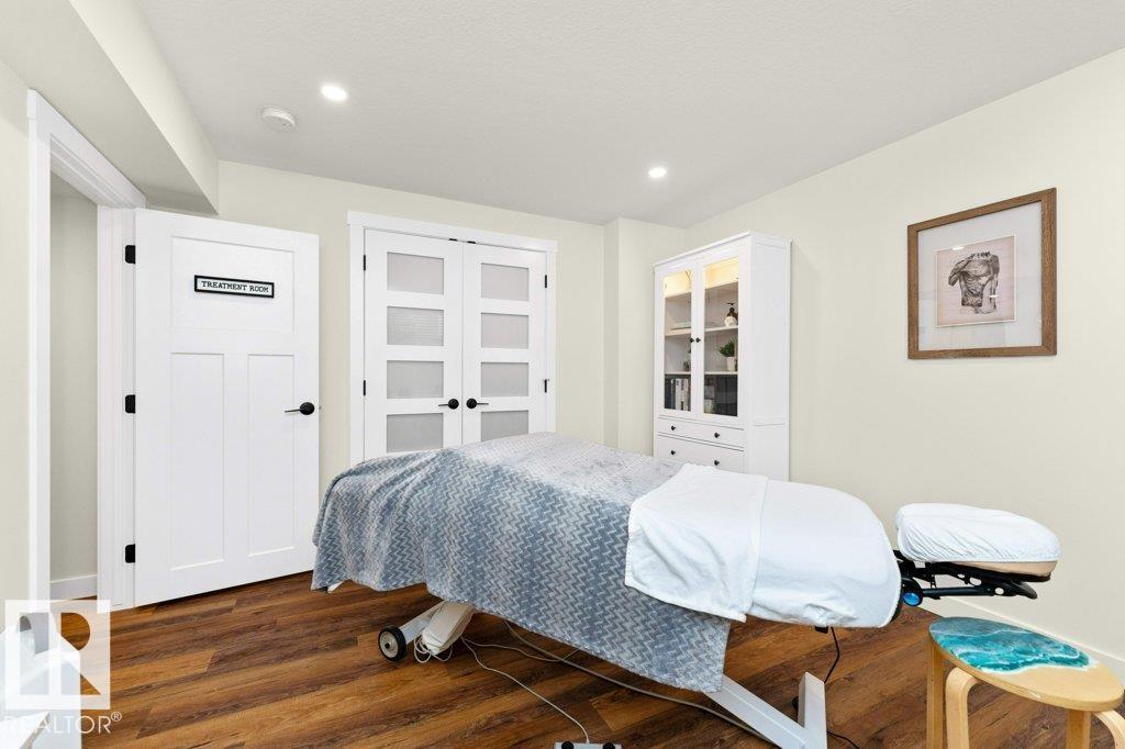 2607 20 AV NW, Edmonton