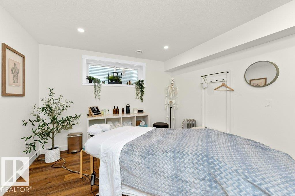 2607 20 AV NW, Edmonton