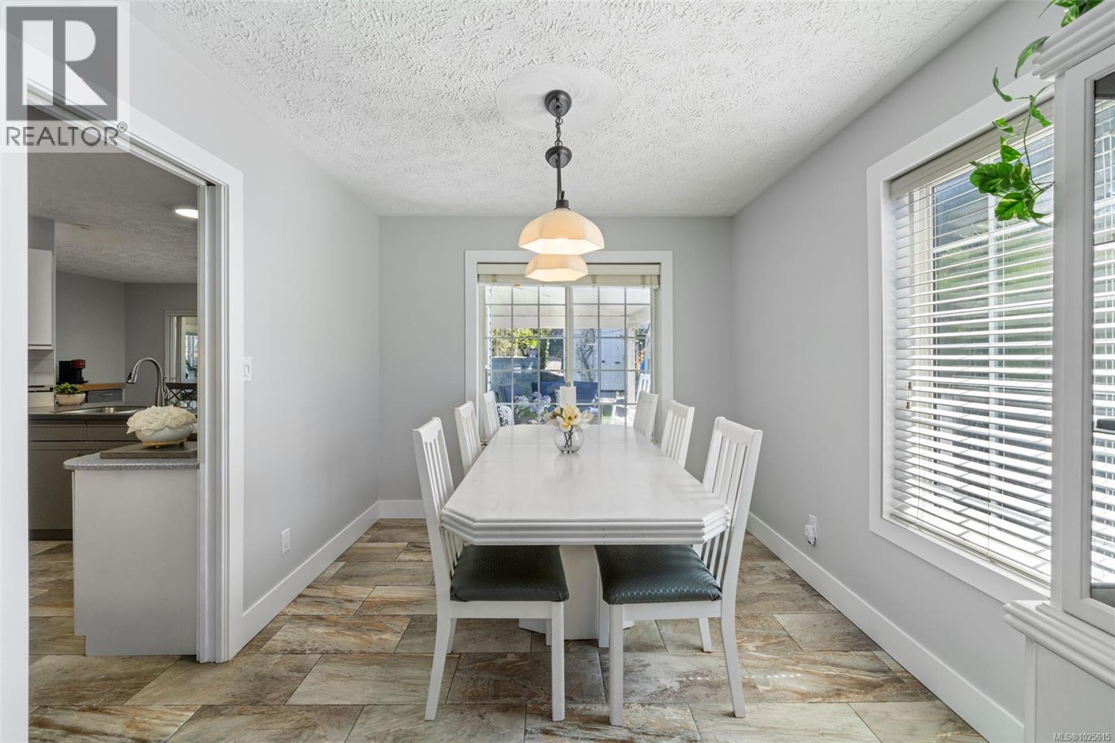 212 Cowichan Ave E, Lake Cowichan