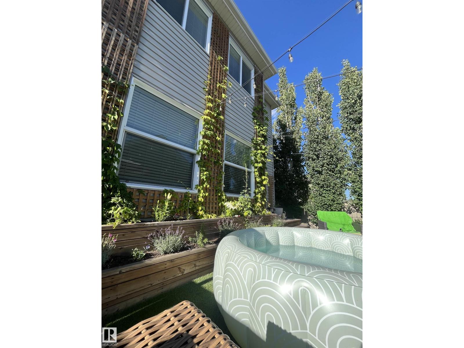 2607 20 AV NW, Edmonton