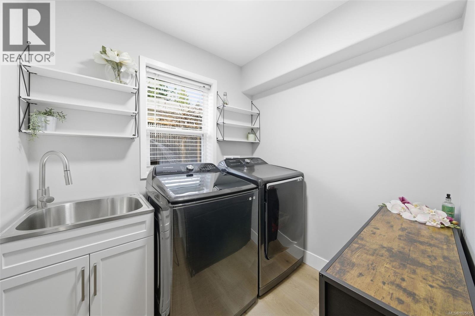 212 Cowichan Ave E, Lake Cowichan