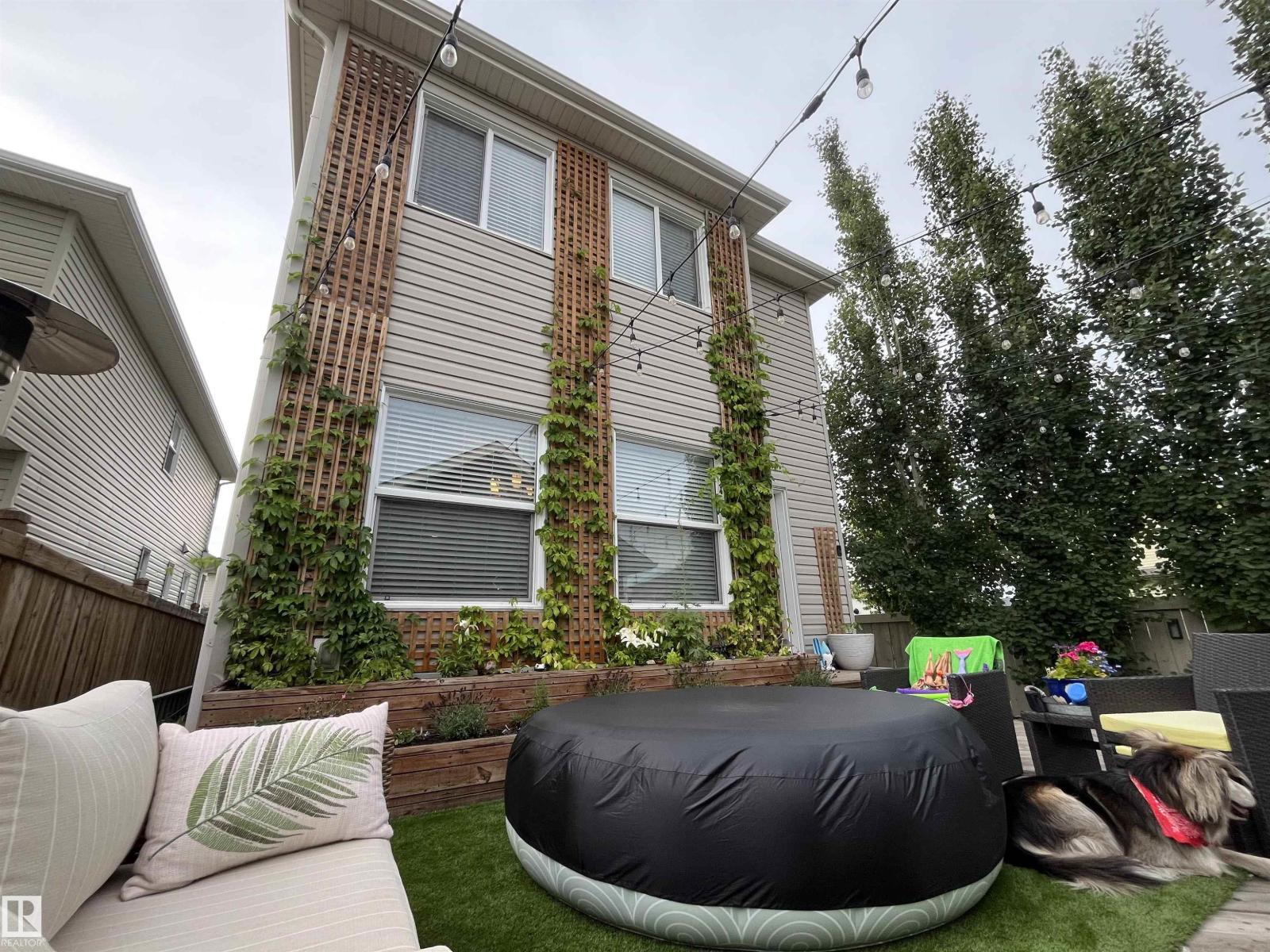 2607 20 AV NW, Edmonton