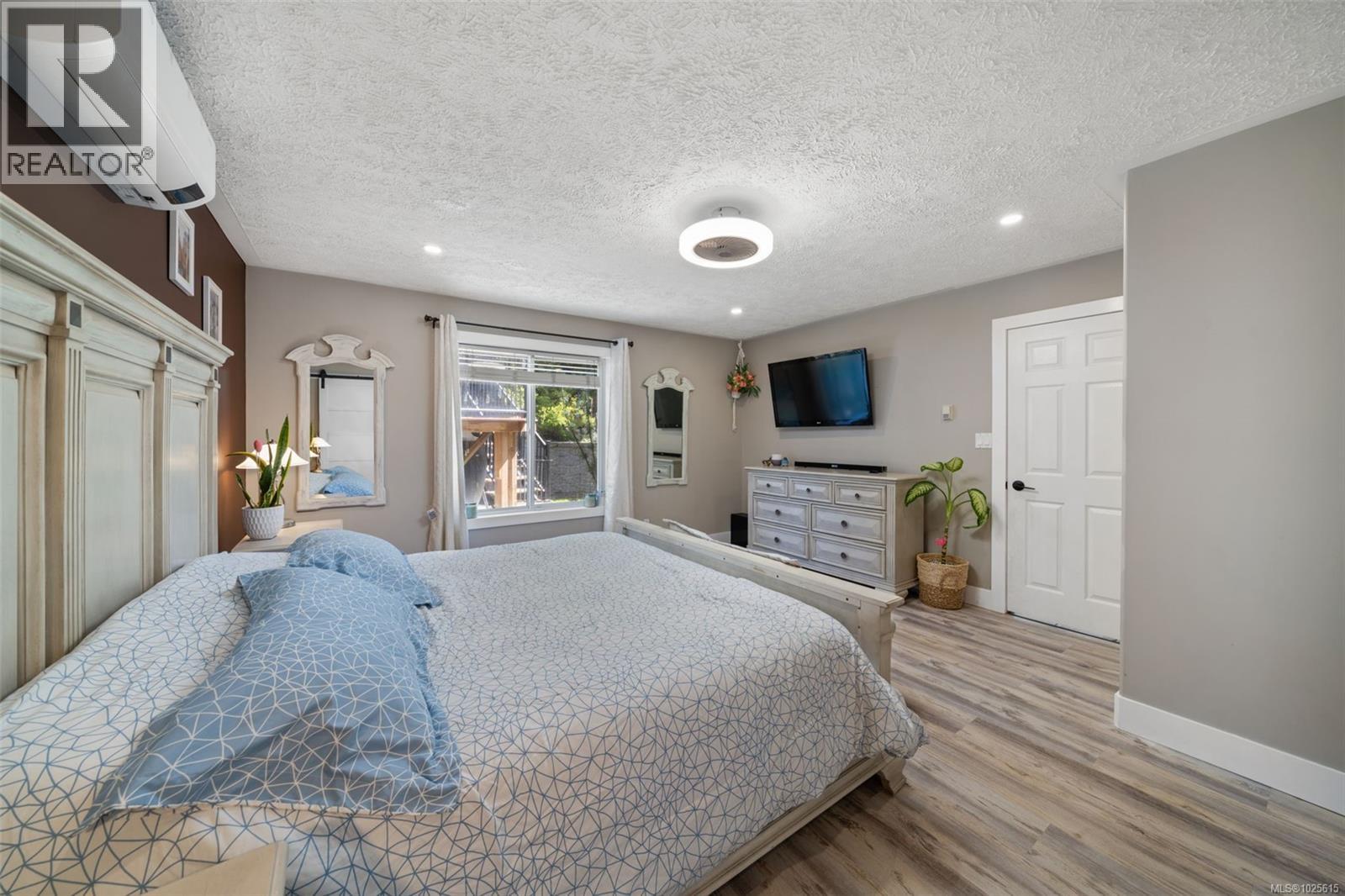 212 Cowichan Ave E, Lake Cowichan