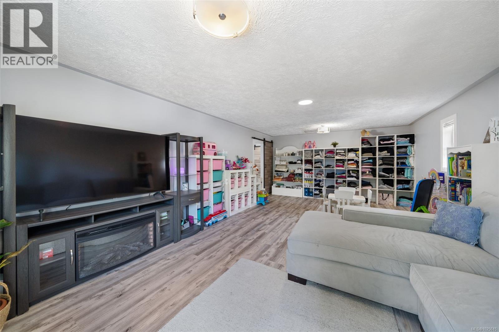 212 Cowichan Ave E, Lake Cowichan