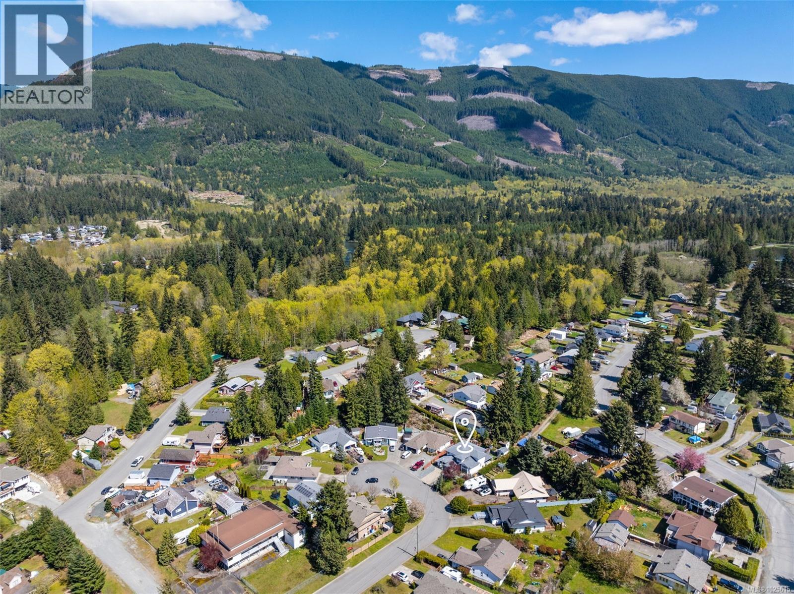 212 Cowichan Ave E, Lake Cowichan