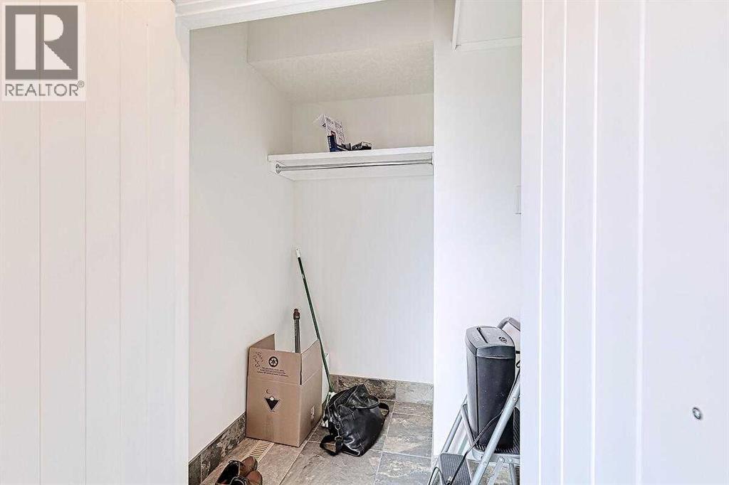 Single Family House for Sale in    Avenue NE Crescent Heights Calgary 