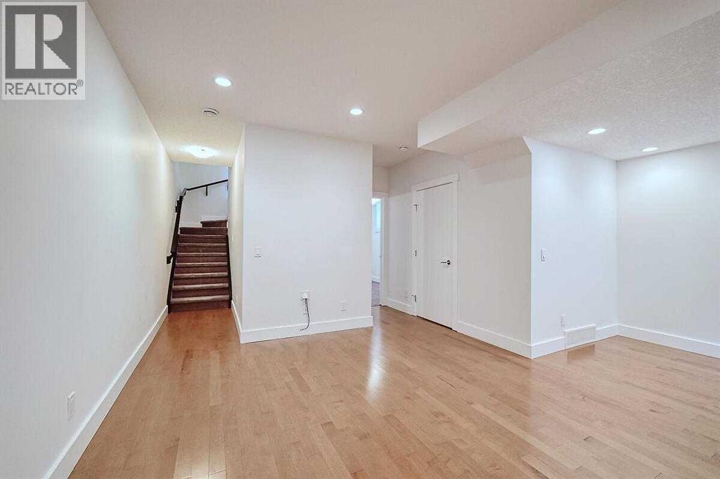 Single Family House for Sale in    Avenue NE Crescent Heights Calgary 