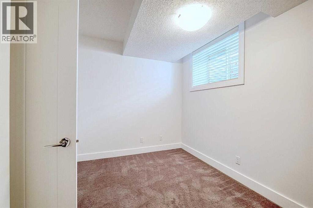 Single Family House for Sale in    Avenue NE Crescent Heights Calgary 