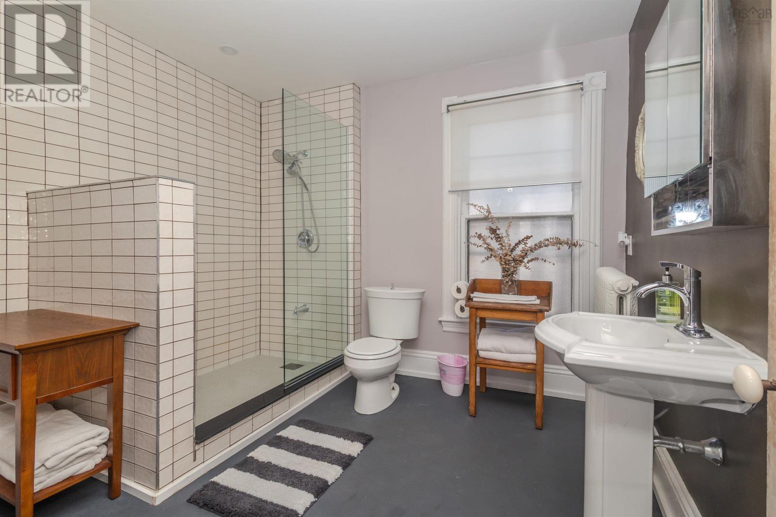 Property 28 of 31 of 69 Union Street